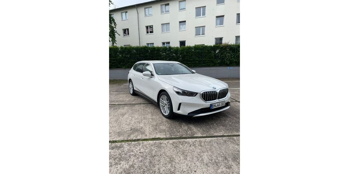 BMW i5 3.900 km 50.990 &euro; Bonn 53119