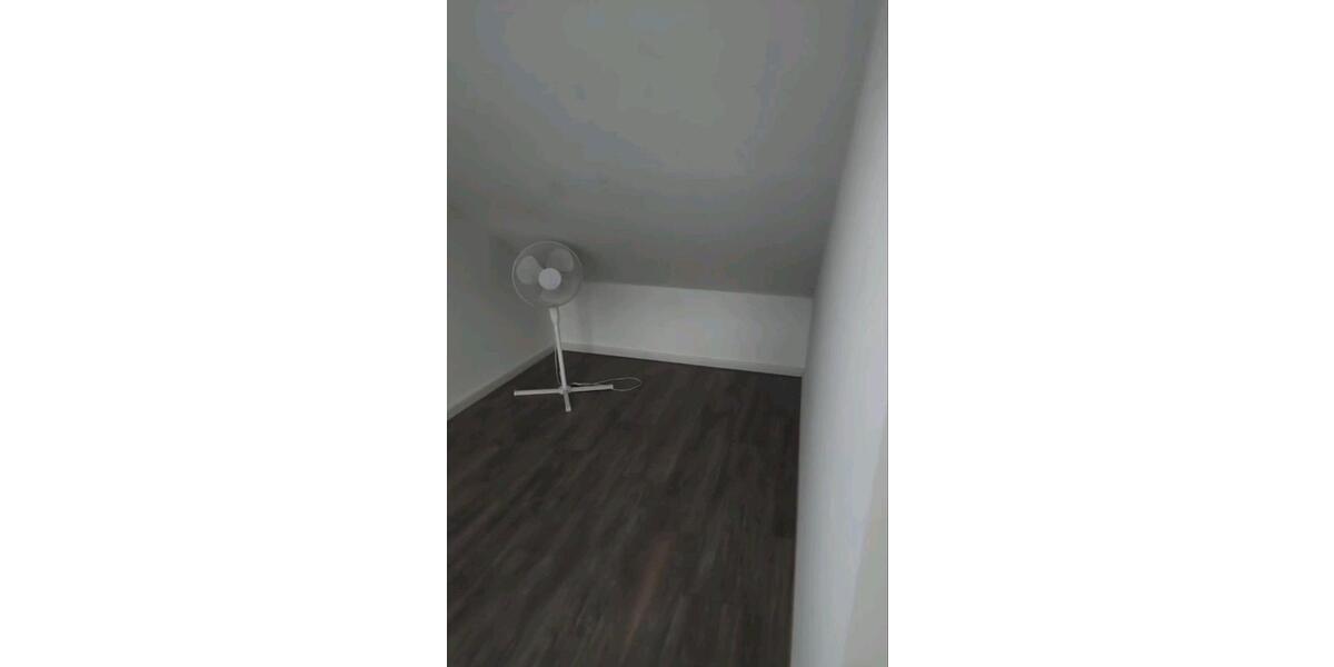 Dachgeschoßwohnung Erftstadt - 2 Zimmer, 80 m&sup2;, 1.180&euro; | Angebot:26684543
