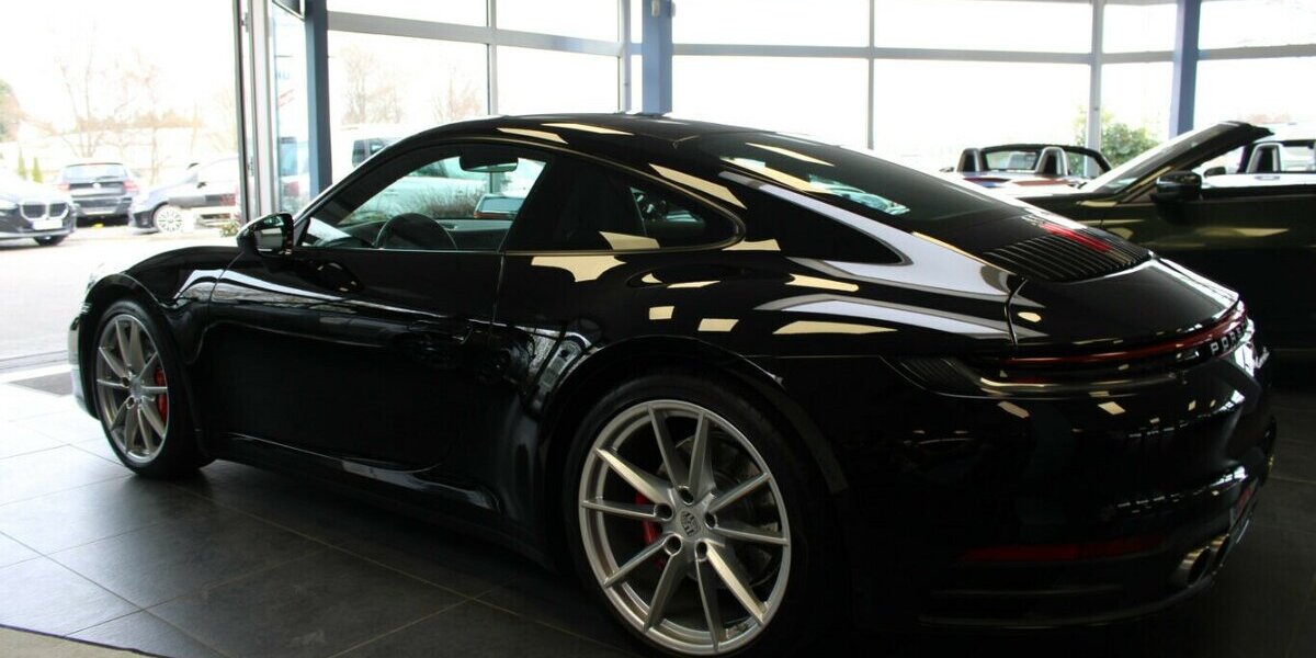 Porsche 992 Carrera S PDLS - Schiebedach - Bose 37.795 km 107.911 &euro; Euskirchen 53881