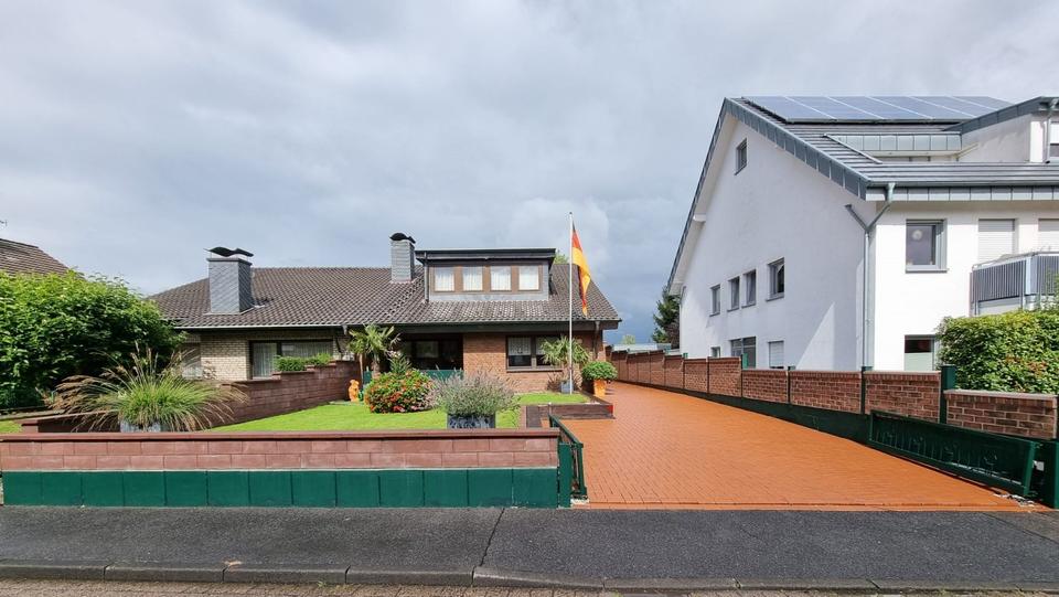 Doppelhaushälfte Wesseling - 7 Zimmer, 180 m&sup2;, 695.000&euro; | Angebot:24838521