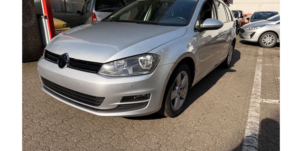 VW Golf 67.300 km 10.900 &euro; Köln 51105