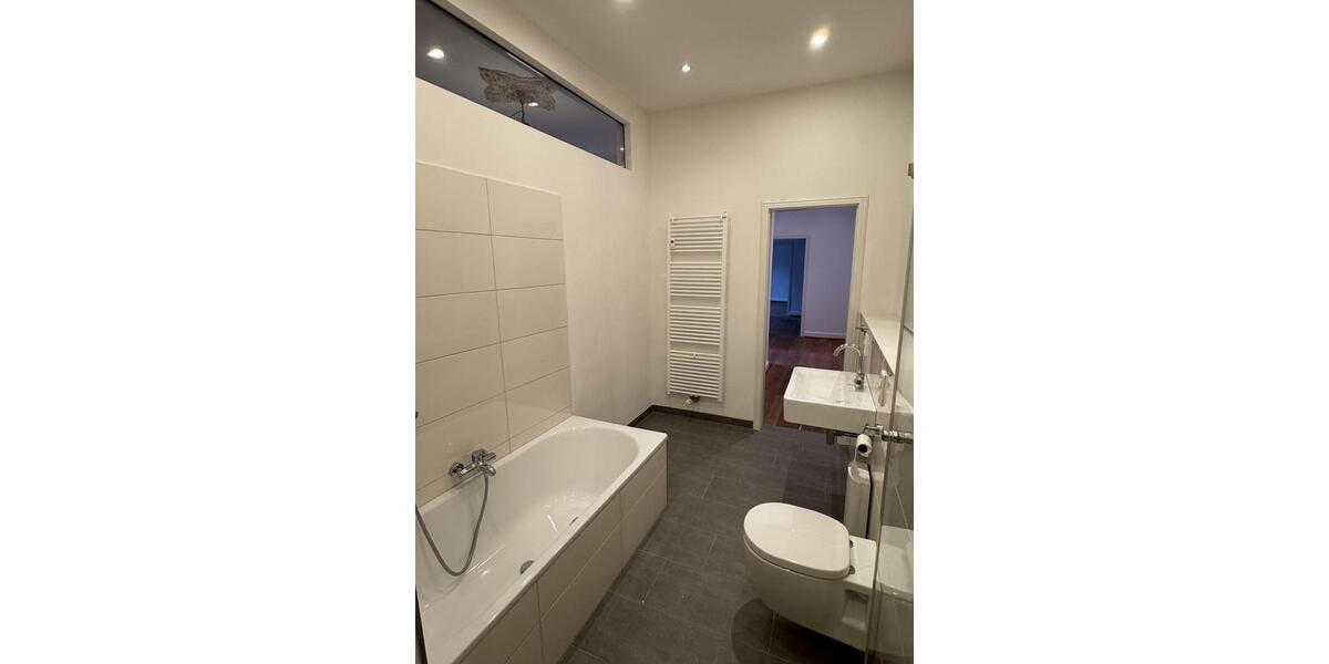 Etagenwohnung Köln Kalk - 4 Zimmer, 112 m&sup2;, 1.705&euro; | Angebot:26021645