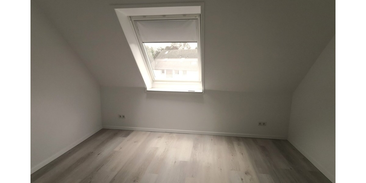 Wohlfühlwohnung mit Balkon und Einbauküche - Dachgeschoßwohnung Sankt Augustin | Angebot:26083185