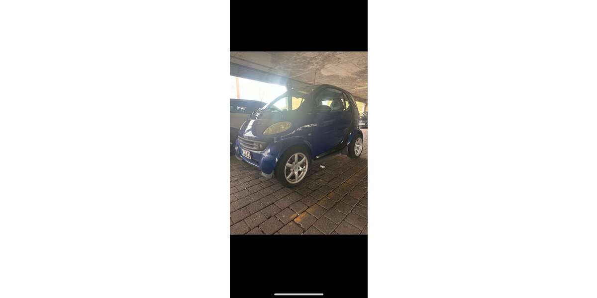 Smart forTwo 221.862 km 600 &euro; Köln 50767