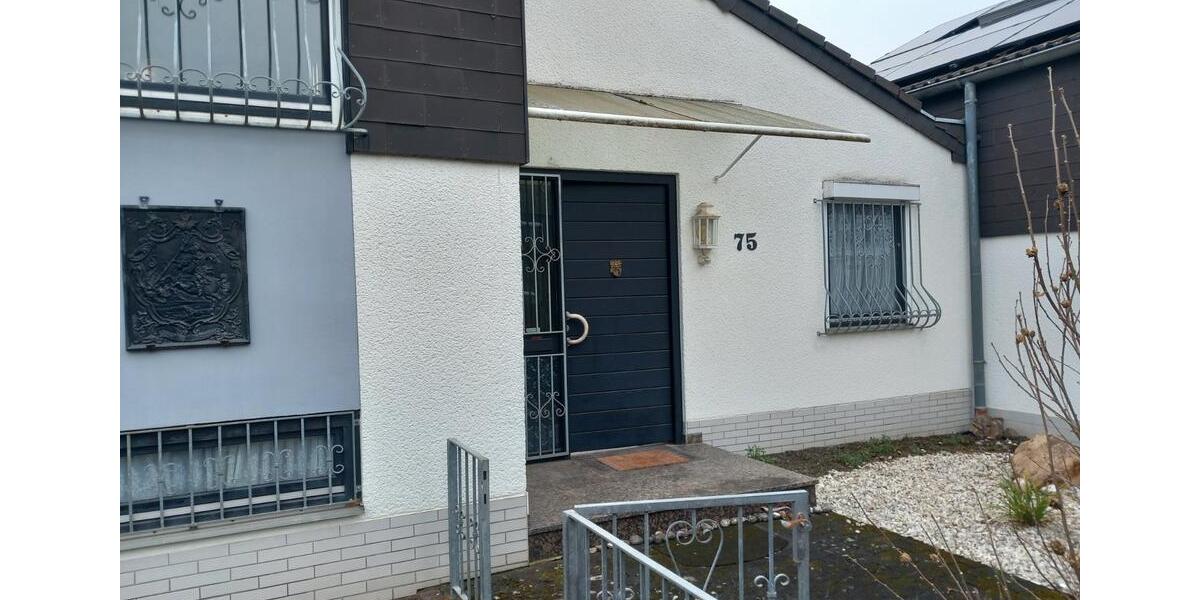 Reihenhaus Bonn Tannenbusch - 3 Zimmer, 110 m&sup2;, 425.000&euro; | Angebot:26637385