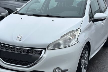 Peugeot 208 94.000 km 6.500 &euro; Rheinbach 53359