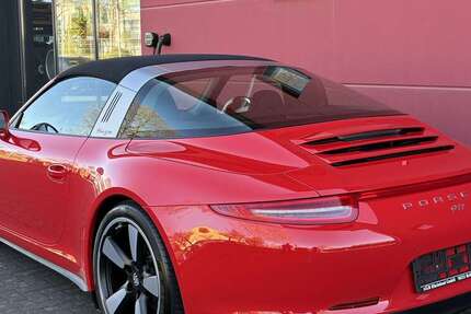 Porsche 911 19.238 km 124.600 &euro; Brühl 50321