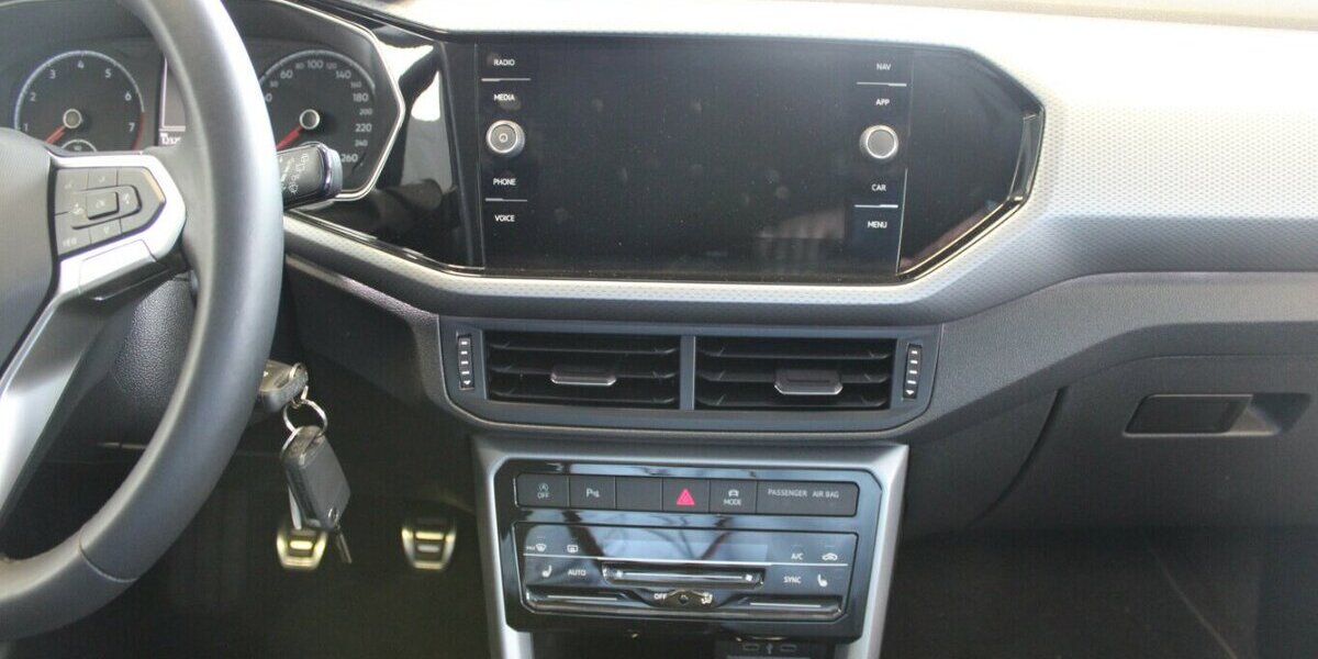VW T-Cross 1.0 TSI Active Navi - CarPlay - Shz. 12.325 km 18.980 &euro; Euskirchen 53881
