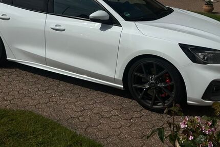 Ford Focus 93.700 km 20.390 &euro; Nideggen 52385