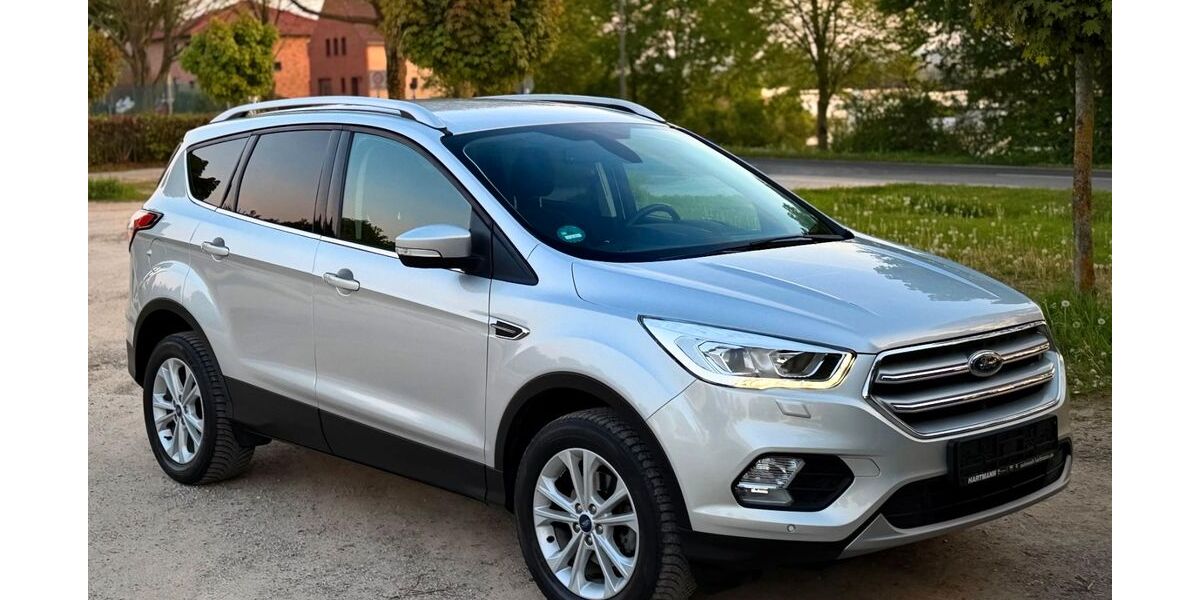 Ford Kuga 57.000 km 14.200 &euro; Düren 52351