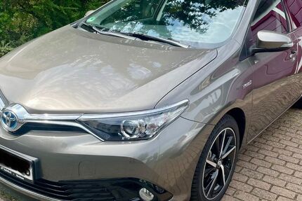 Toyota Auris 14.850 km 18.250 &euro; Bonn 53227