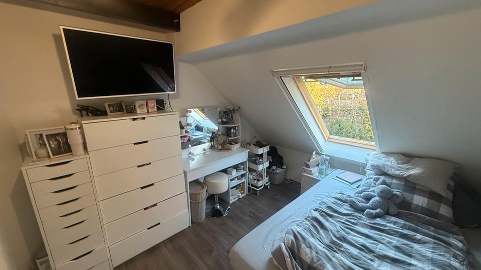 Dachgeschoßwohnung Köln Mülheim - 7 Zimmer, 100 m&sup2;, 490&euro; | Angebot:25308321