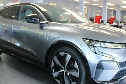 Renault Megane E-TECH EV60 220hp optimum charge 41.470 km 24.980 &euro; Euskirchen 53881