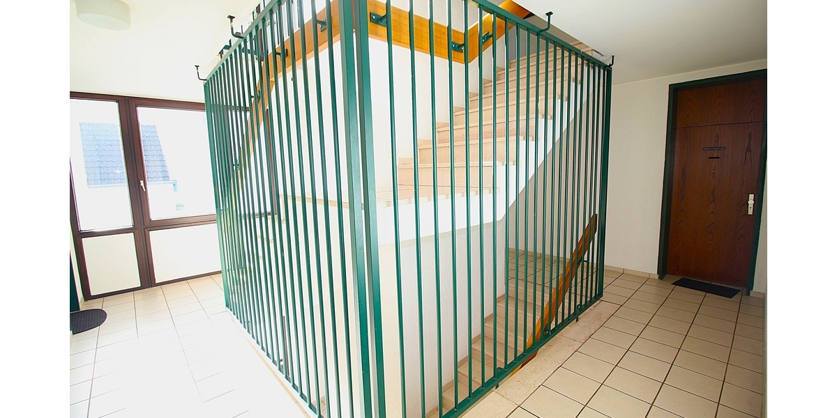 Bezugsfreie, barrierearme und frisch renovierte 2 Zimmer ETW mit Terrasse, Aufzug und TG-Stellplatz. - Etagenwohnung Sankt Augustin | Angebot:25378148