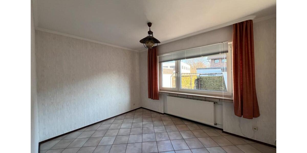 Mehrfamilienhaus, Wohnhaus Troisdorf - 8 Zimmer, 195 m&sup2;, 580.000&euro; | Angebot:26034367