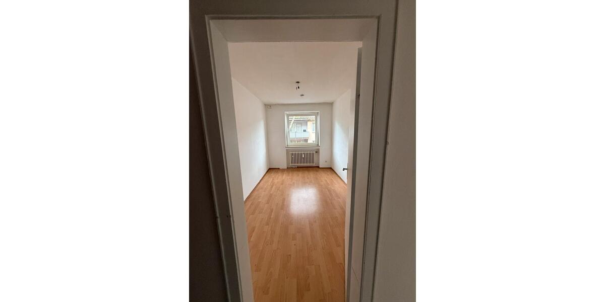 Etagenwohnung Köln Kalk - 4 Zimmer, 95 m&sup2;, 1.720&euro; | Angebot:26041018