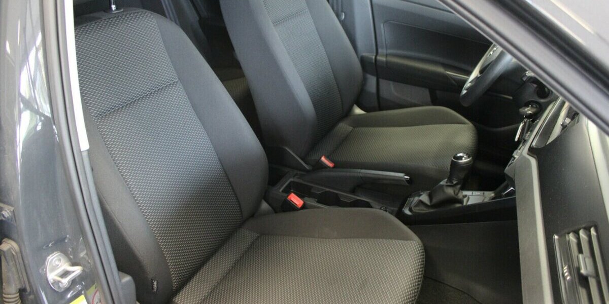 VW Polo 1.0 Trendline 77.920 km 10.980 &euro; Euskirchen 53881