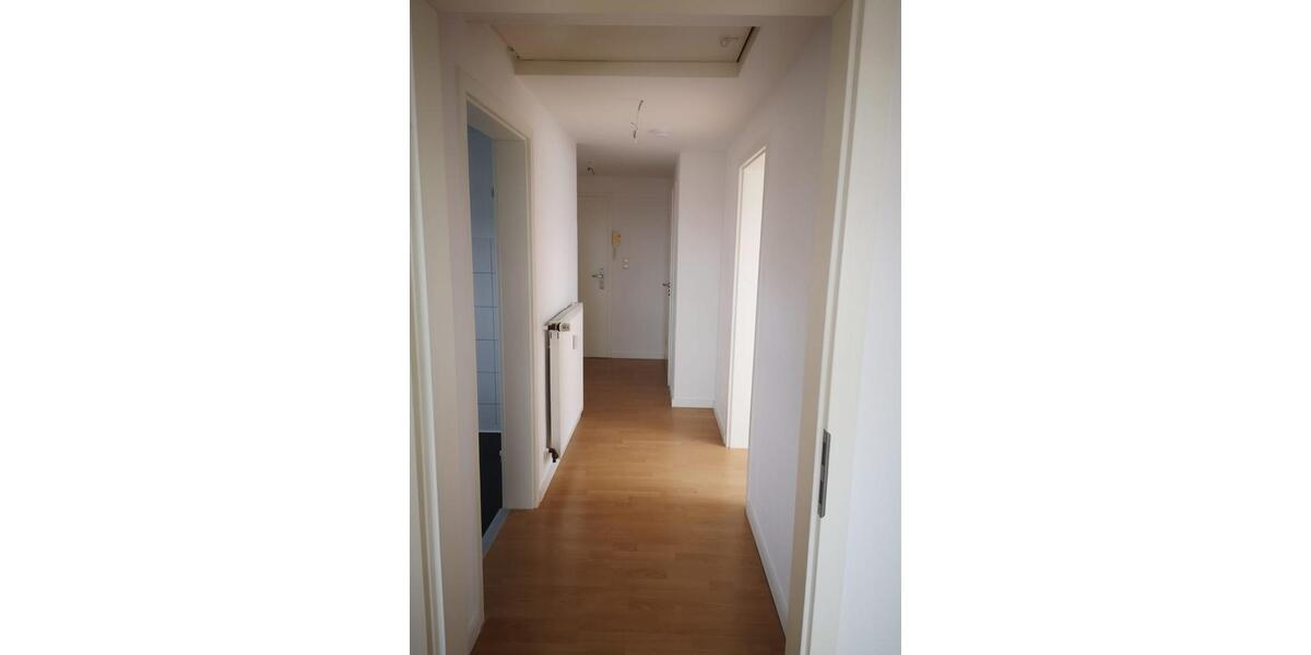 Dachgeschoßwohnung Siegburg - 3 Zimmer, 74 m&sup2;, 990&euro; | Angebot:26005064