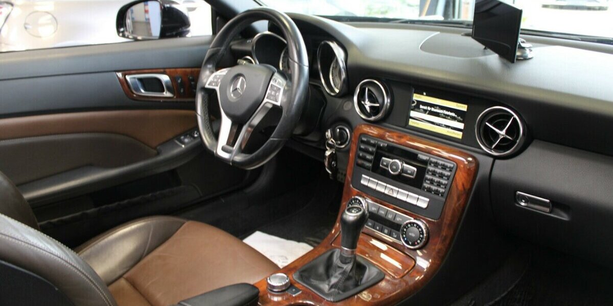 Mercedes-Benz SLK 200 BlueEFFICIENCY 83.438 km 15.980 &euro; Euskirchen 53881