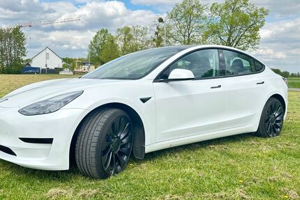 Tesla Model 3 48.500 km 27.900 &euro; Brühl 50321