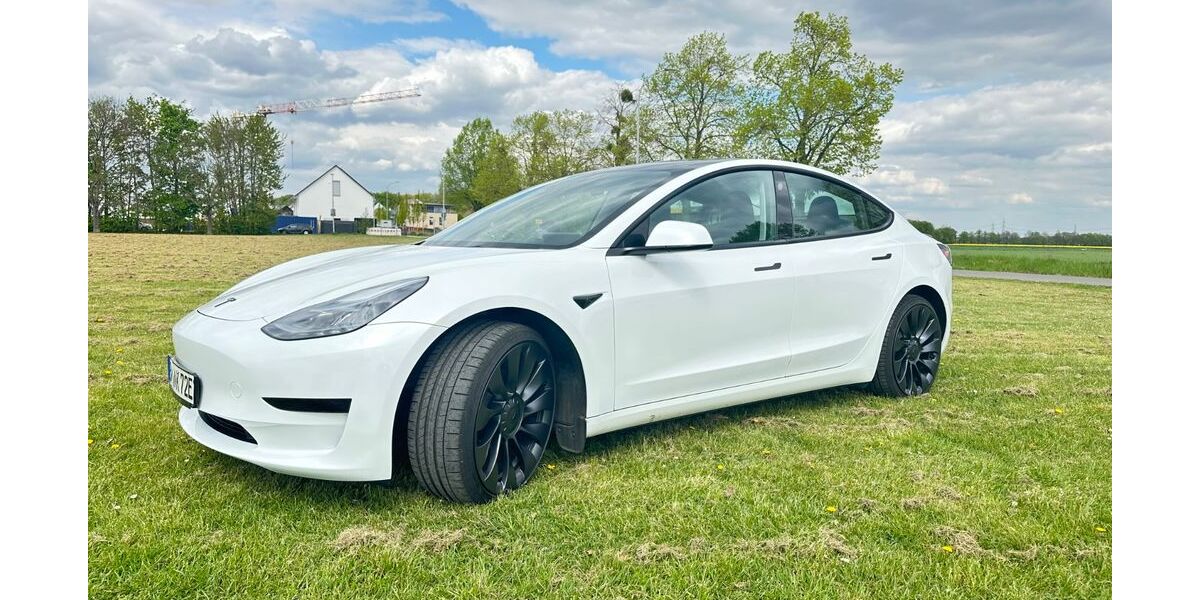 Tesla Model 3 48.500 km 27.900 &euro; Brühl 50321