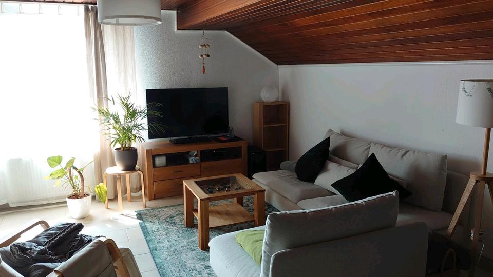 Dachgeschoßwohnung Zülpich - 3 Zimmer, 86 m&sup2;, 700&euro; | Angebot:25894285
