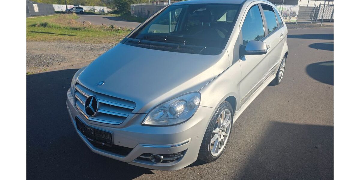 Mercedes-Benz B 180 143.000 km 5.650 &euro; Köln 51105