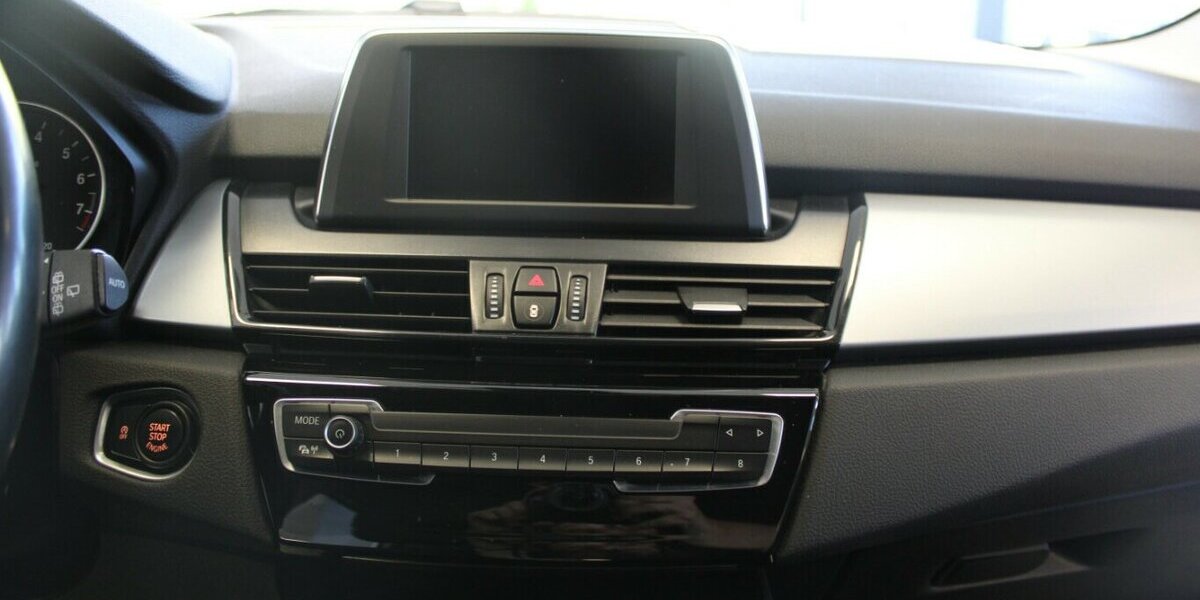 BMW 218 218i Active Tourer Advantage 58.050 km 14.980 &euro; Euskirchen 53881