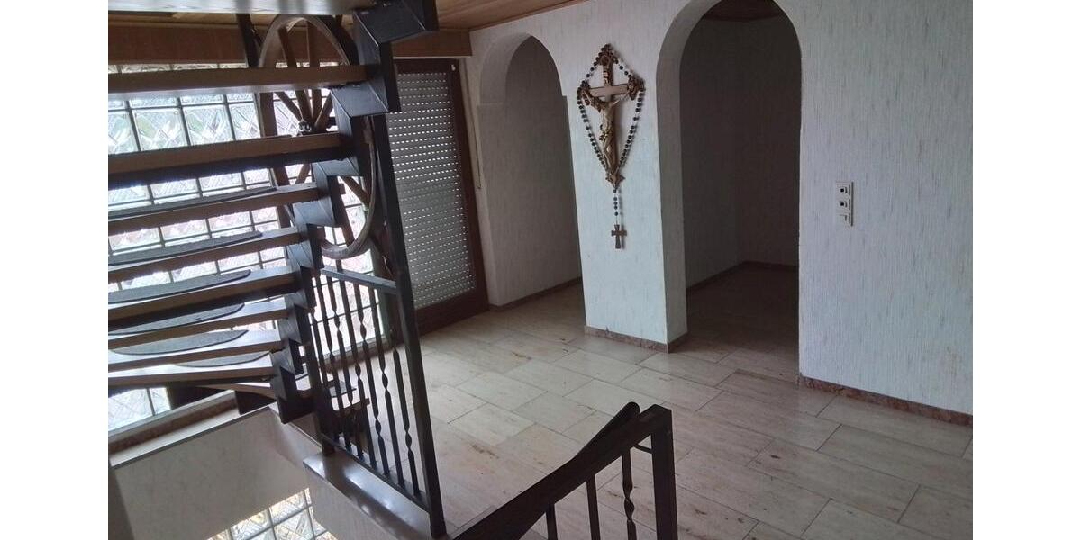 Einfamilienhaus Zülpich - 7 Zimmer, 245 m&sup2;, 325.000&euro; | Angebot:27080319
