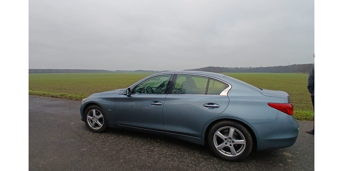 INFINITI Q50 2.2d 165.000 km 16.666 &euro; Köln 50667