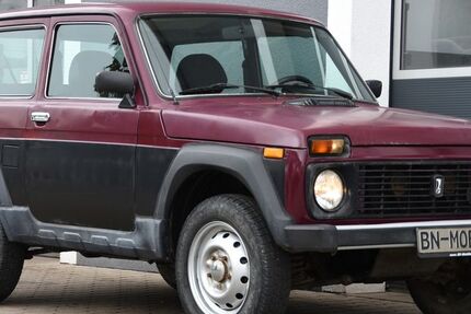 Lada Niva 22.775 km 2.990 &euro; Bonn- Geislar 53225