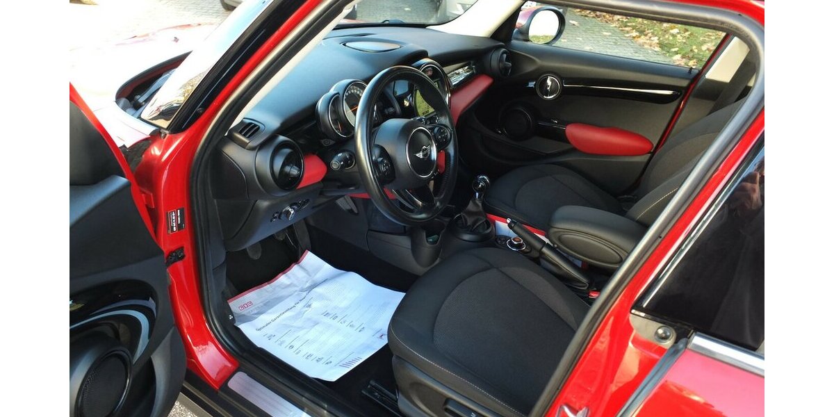 Mini ONE NAVI KLIMAAUT ROTMETALLIC PDC 5-TÜRIG 108.788 km 9.904 &euro; Köln 50858