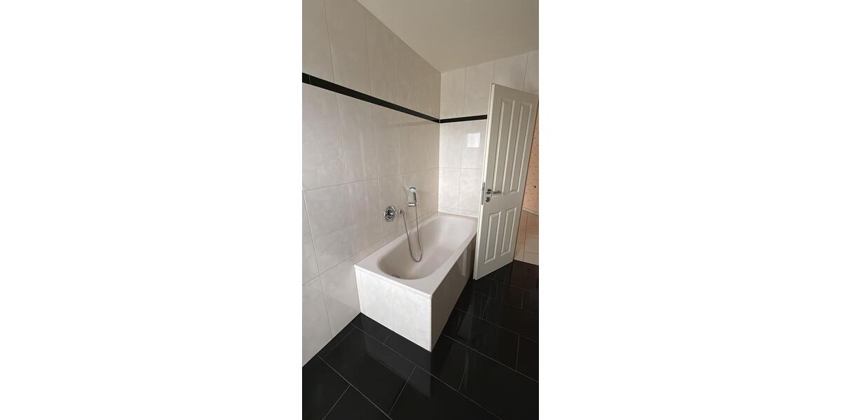 Erdgeschoßwohnung Wesseling - 3 Zimmer, 80 m&sup2;, 1.400&euro; | Angebot:26642926