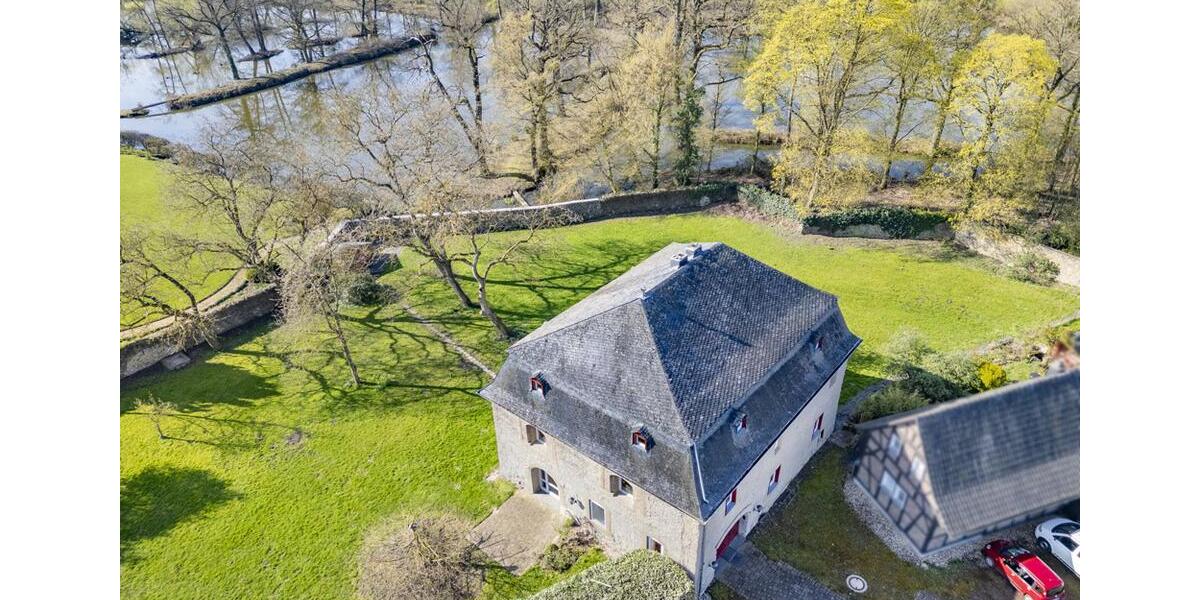 Maisonettenwohnung Swisttal - 6 Zimmer, 235 m&sup2;, 2.100&euro; | Angebot:26678943