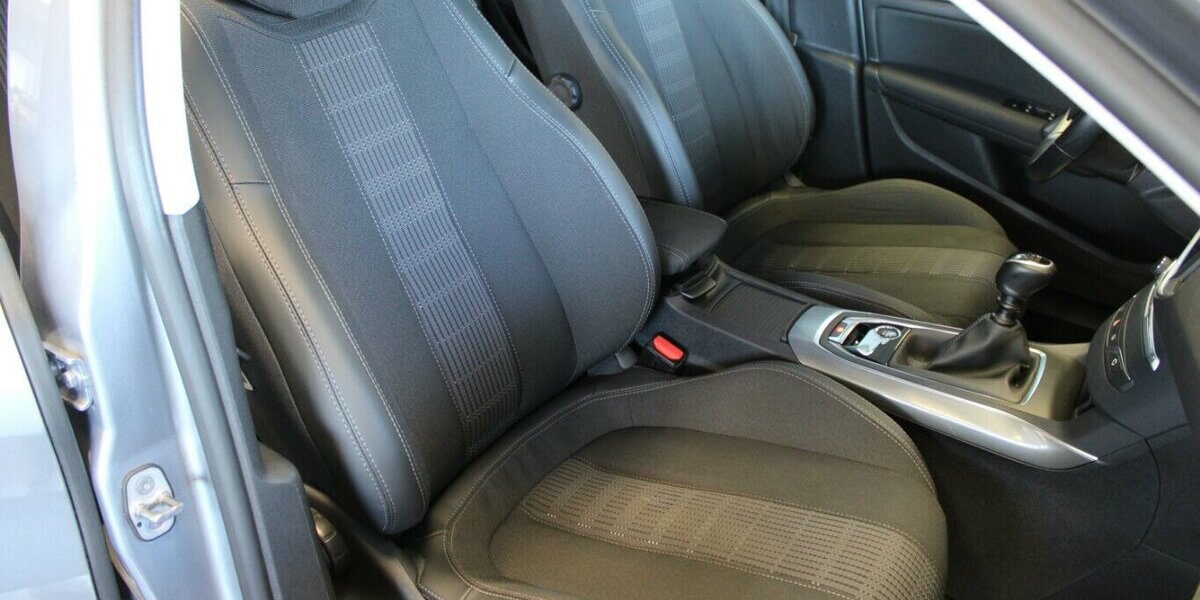 Peugeot 308 1.5 BlueHDi Allure Pack 61.193 km 13.980 &euro; Euskirchen 53881