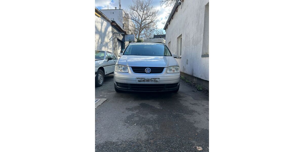 VW Touran 263.000 km 1.999 &euro; Köln 50969