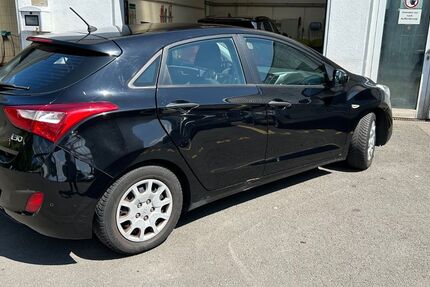 Hyundai i30 190.000 km 4.600 &euro; Köln 50829