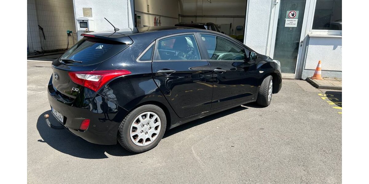 Hyundai i30 190.000 km 4.600 &euro; Köln 50829