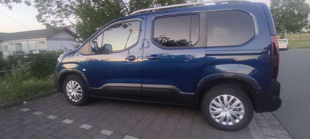 Peugeot Rifter L1 Active PureTech 110 81.000 km 15.900 &euro; Köln 50667
