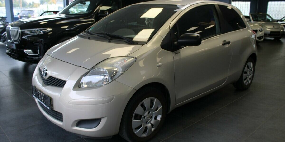 Toyota Yaris 1.3 VVT-i Cool+ 109.320 km 5.780 &euro; Euskirchen 53881