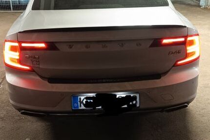 Volvo S90 175.500 km 22.500 &euro; Köln 51109