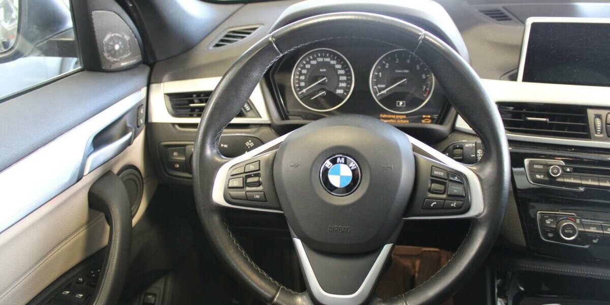 BMW X1 xDrive20i Aut. xLine - Panorama -Head-Up - 118.444 km 16.980 &euro; Euskirchen 53881