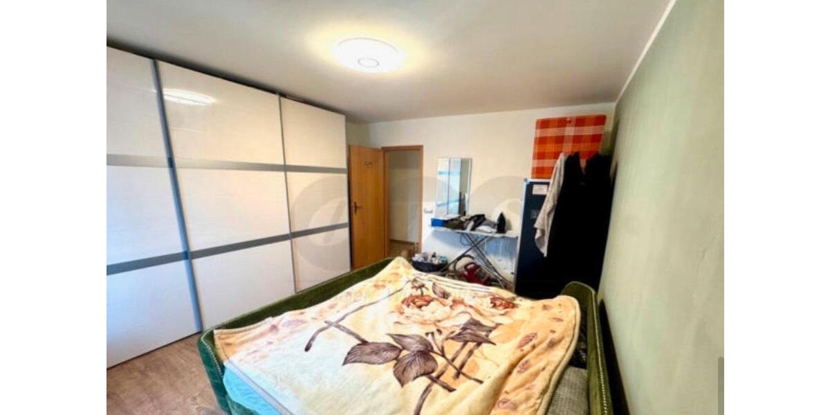 Etagenwohnung Köln Porz - 5 Zimmer, 130 m&sup2;, 270.000&euro; | Angebot:25367710