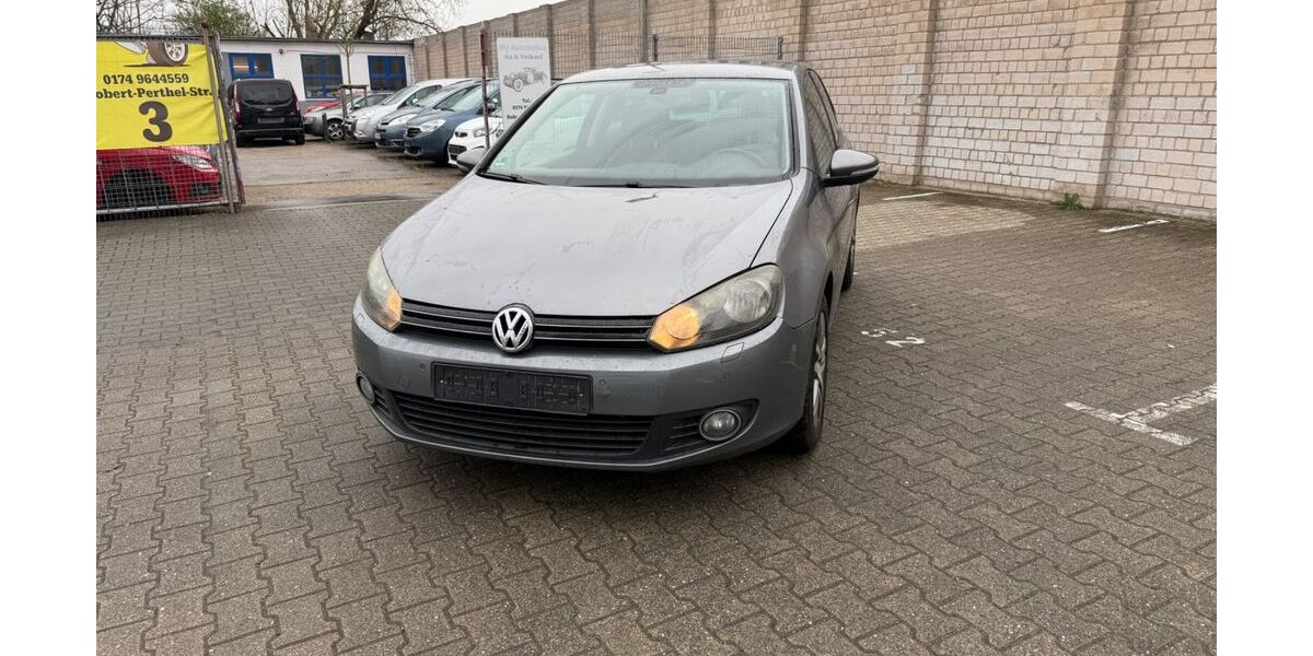 VW Golf 220.000 km 2.600 &euro; Köln 50739