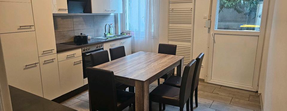 Etagenwohnung Düren Mariaweiler-Hoven - 6 Zimmer, 27 m&sup2;, 470&euro; | Angebot:24855320