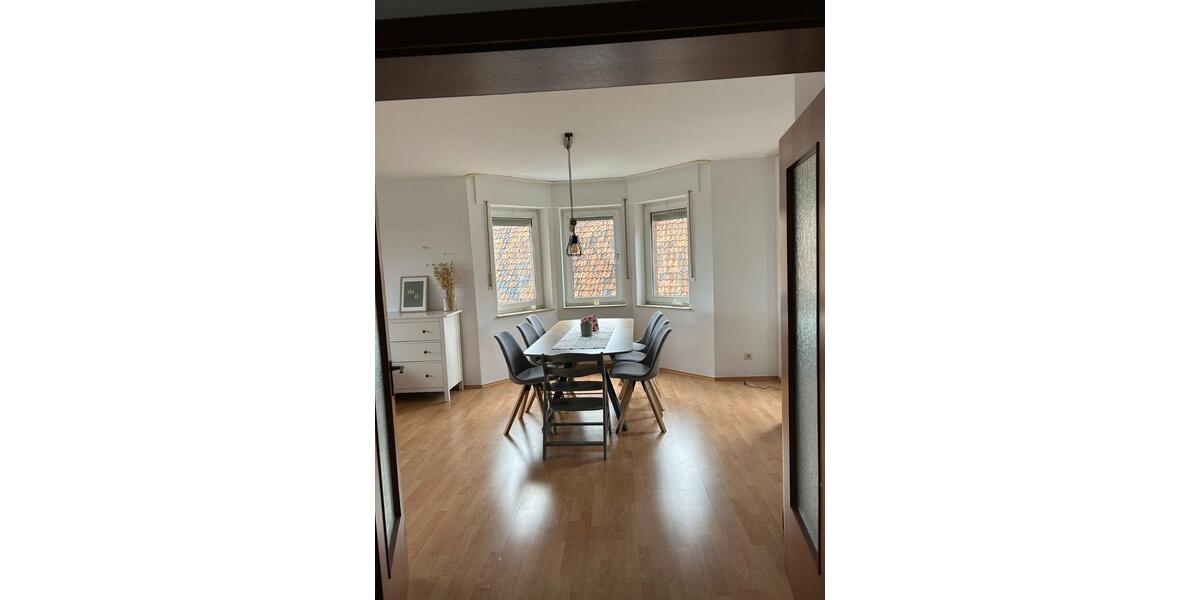 Etagenwohnung Bornheim - 3 Zimmer, 101 m&sup2;, 1.162&euro; | Angebot:25869860