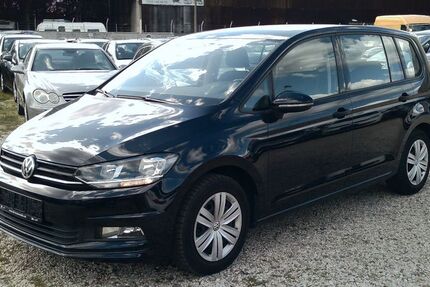 VW Touran 145.000 km 10.999 &euro; Bonn 53227