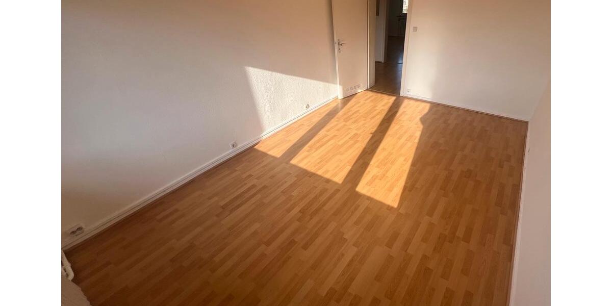 Etagenwohnung Bonn - 3 Zimmer, 76 m&sup2;, 900&euro; | Angebot:25920062