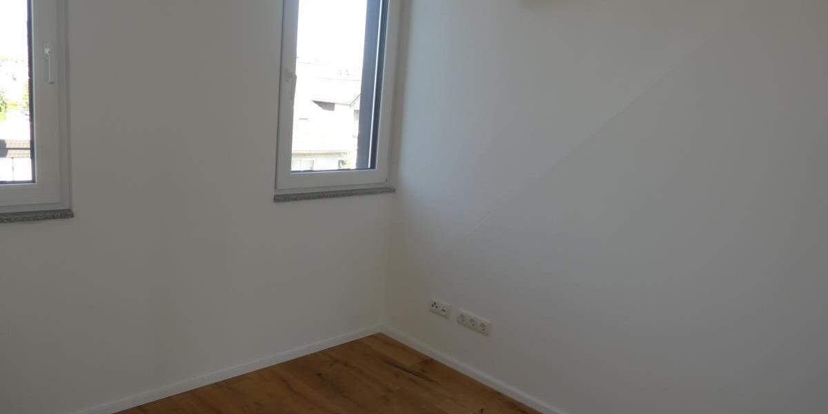 Neue Dachgeschosswohnung mit Flair im Energiesparhaus mit moderner Heiztechnik in Bonn - Dachgeschoßwohnung Bonn Dransdorf | Angebot:26817926