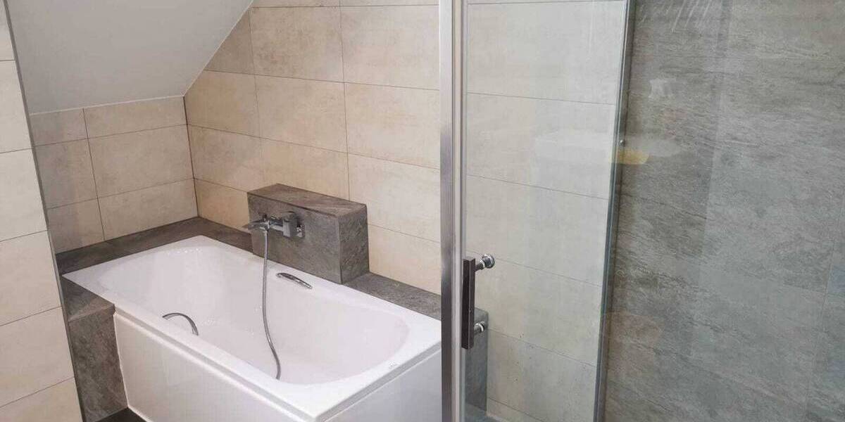 Mehrfamilienhaus, Wohnhaus Troisdorf - 6 Zimmer, 164 m&sup2;, 669.000&euro; | Angebot:25748330